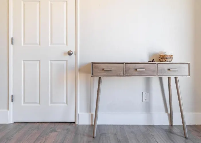 Family Friendly By Downtown With 3 Beds *