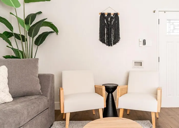 Family Friendly By Downtown With 3 Beds Сasa de vacaciones
