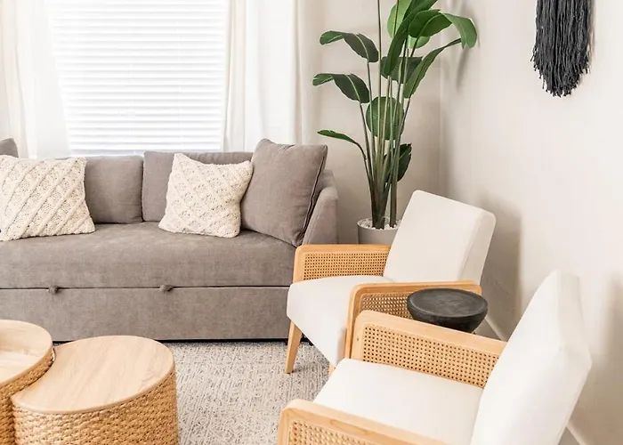 Family Friendly By Downtown With 3 Beds *